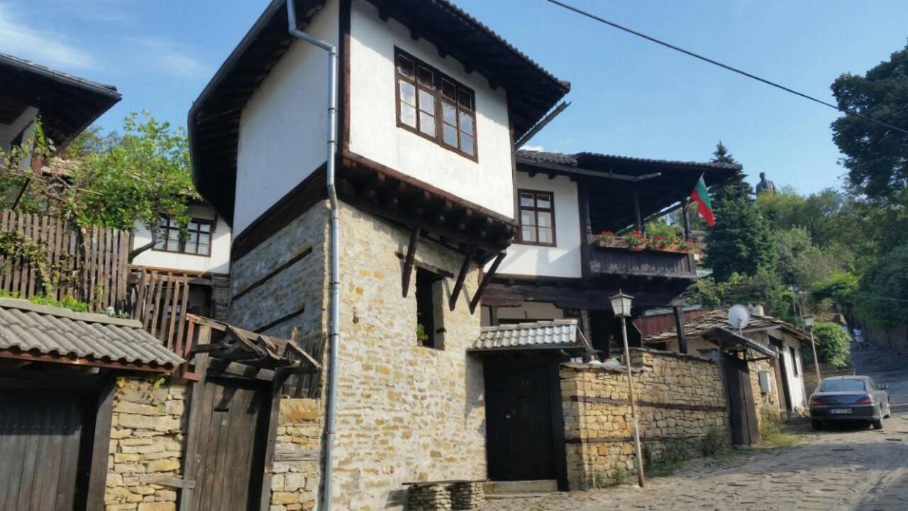 The Tinkov House In Ловеч Экстерьер фото